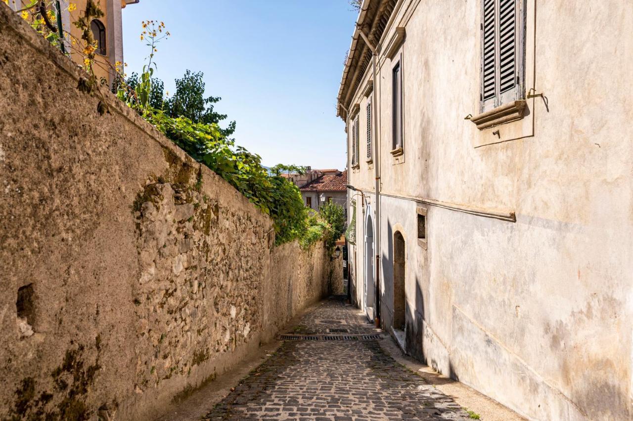 Piazza Laurino Apartments Basic Excursions Alto Cilento Cammino Giubilare Di Santelena מראה חיצוני תמונה