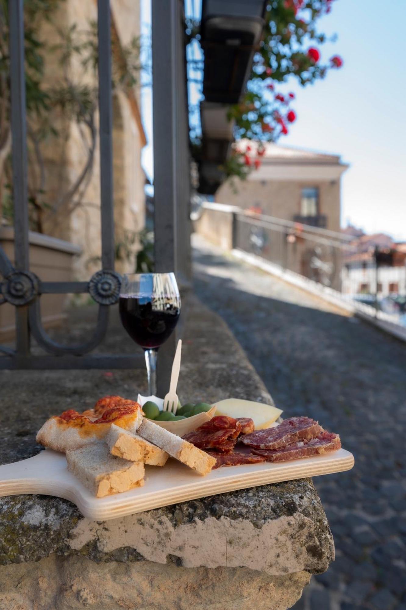 Piazza Laurino Apartments Basic Excursions Alto Cilento Cammino Giubilare Di Santelena מראה חיצוני תמונה