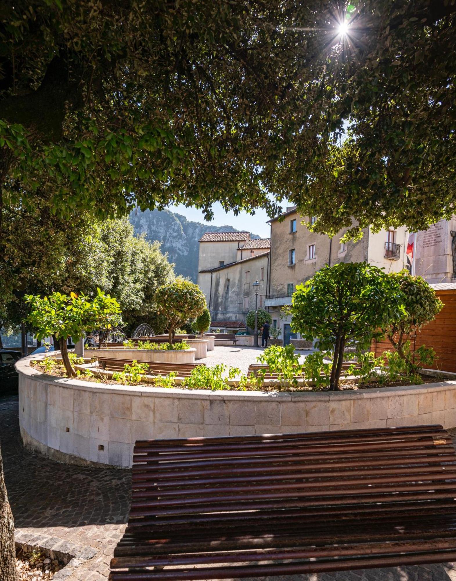 Piazza Laurino Apartments Basic Excursions Alto Cilento Cammino Giubilare Di Santelena מראה חיצוני תמונה