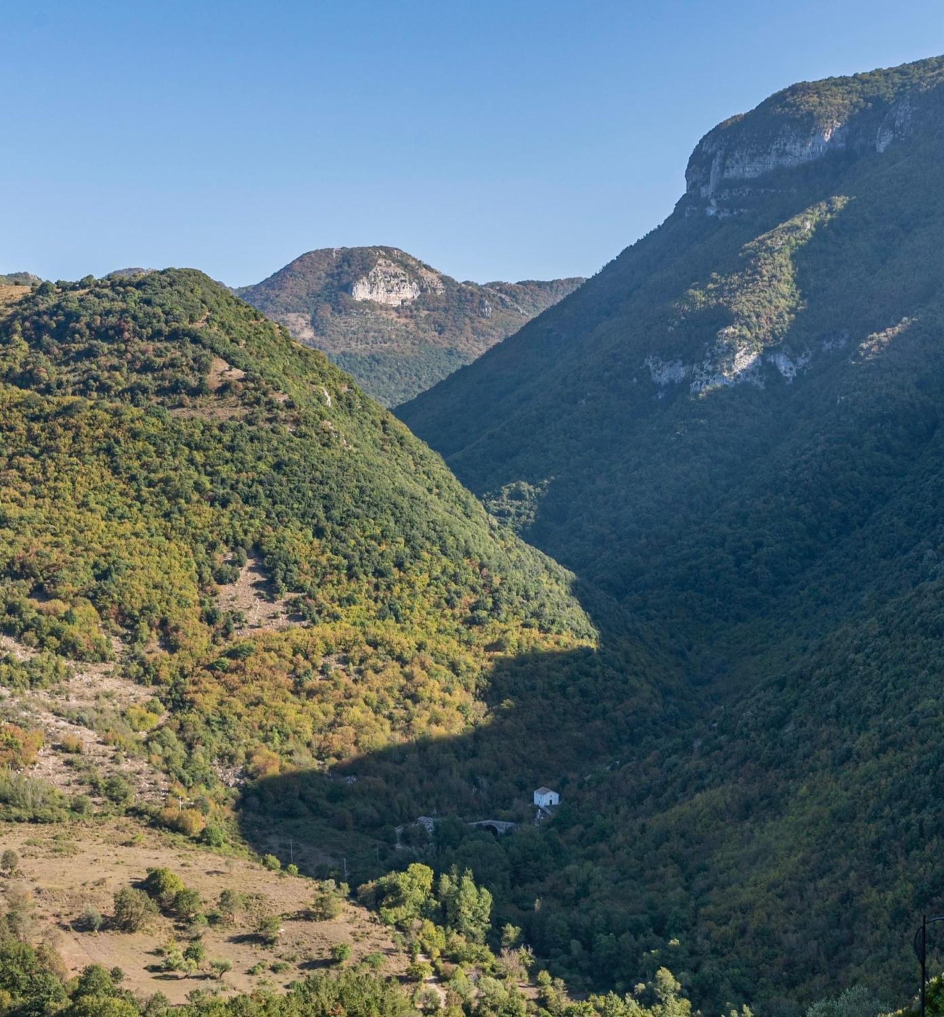 Piazza Laurino Apartments Basic Excursions Alto Cilento Cammino Giubilare Di Santelena מראה חיצוני תמונה